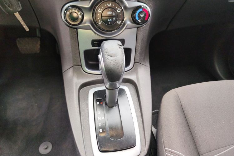 福特 嘉年华 2013款 两厢 1.5L 自动时尚型中控内饰18