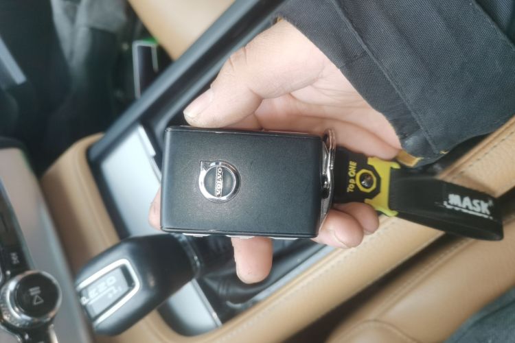 沃尔沃XC90 2019款 T5 智逸版 5座 国VI中控内饰11