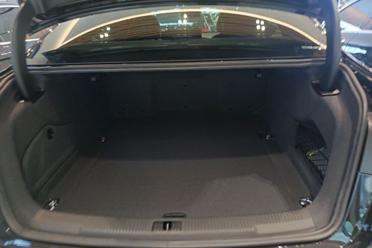 奥迪A6L 2018款 30周年年型 45 TFSI quattro 运动型局部细节23