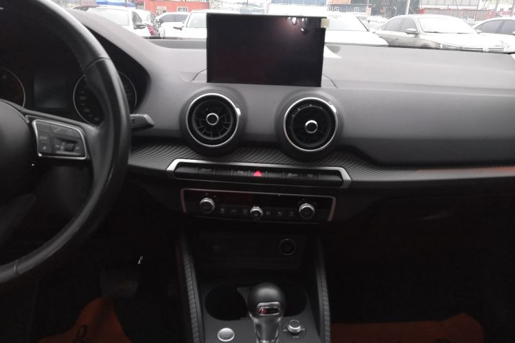 奥迪Q2L 2021款 35 TFSI 时尚动感型中控内饰16