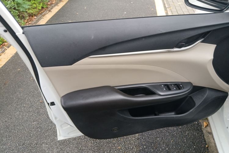 别克 英朗 2021款 典范 1.5L 自动精英型中控内饰7007