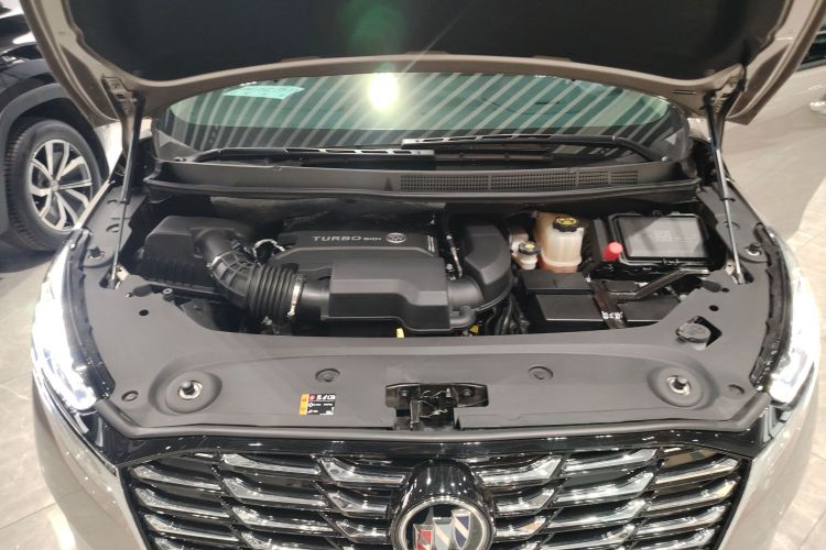 别克GL8 2023款 ES陆尊 豪华型机舱底盘24