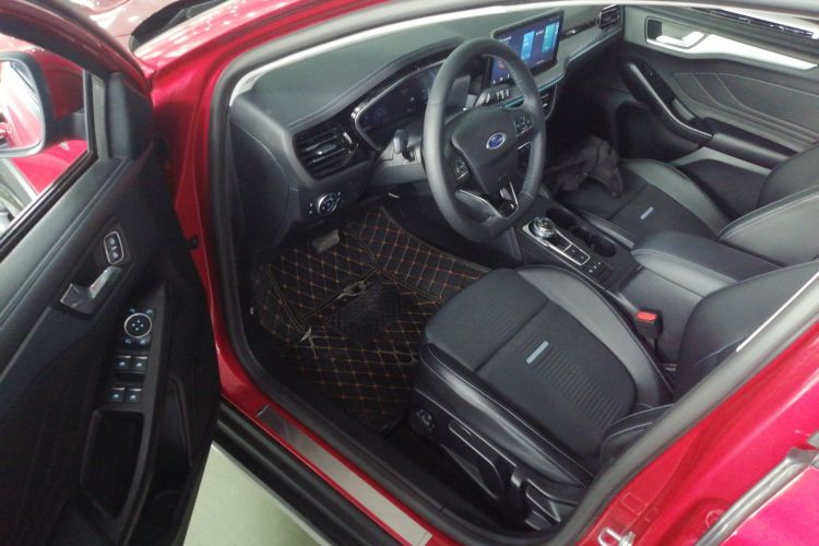 福特 福克斯Active 2021款 EcoBoost 180 自动劲潮型中控内饰7003