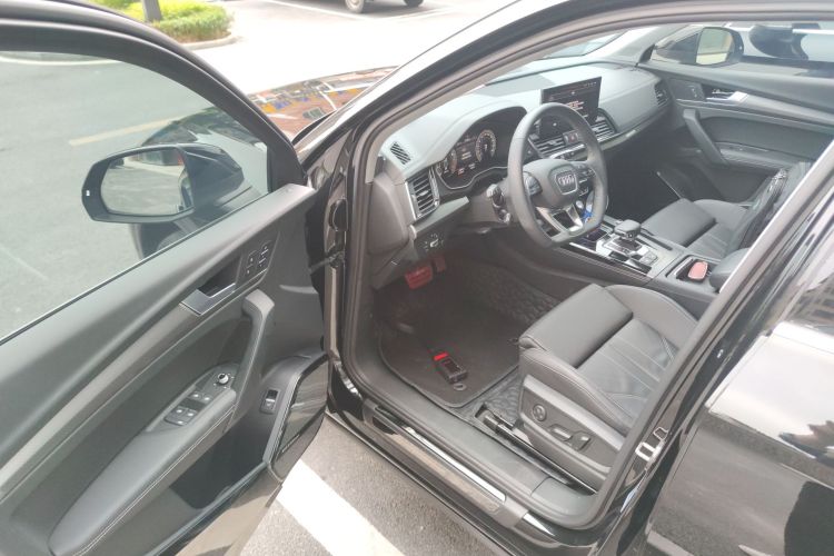 奥迪Q5L 2022款 改款 45T 豪华动感型中控内饰20