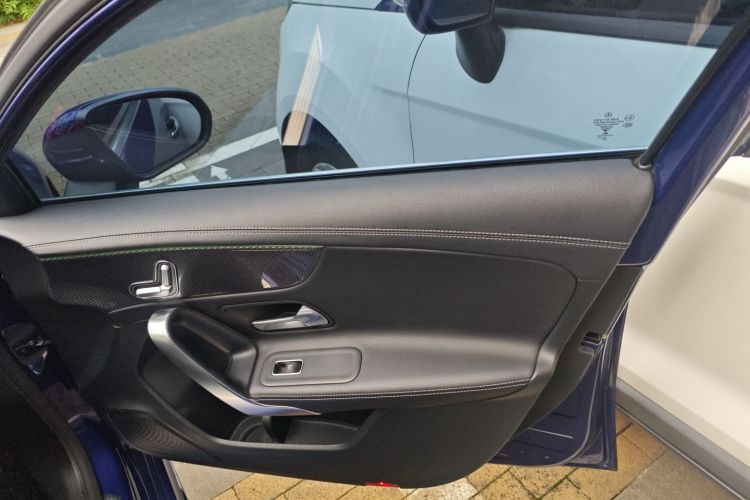 奔驰A级 2020款 改款 A 200 L 运动轿车时尚型中控内饰7005