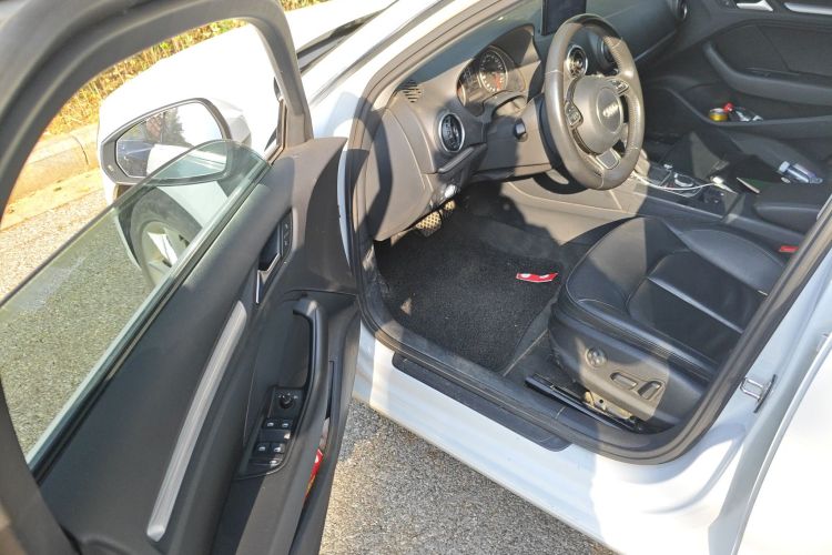 奥迪A3 2014款 Sportback 35 TFSI 自动舒适型中控内饰7003