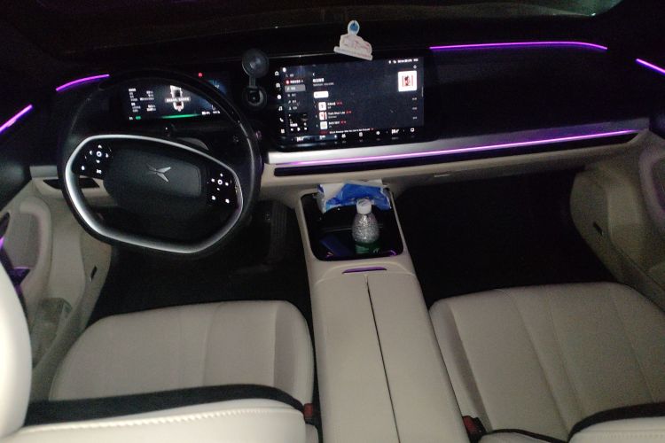 小鹏P7 2022款 625E中控内饰12