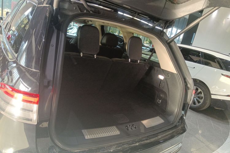 林肯 飞行家 2023款 3.0T V6 四驱尊享巡航版 六座机舱底盘23