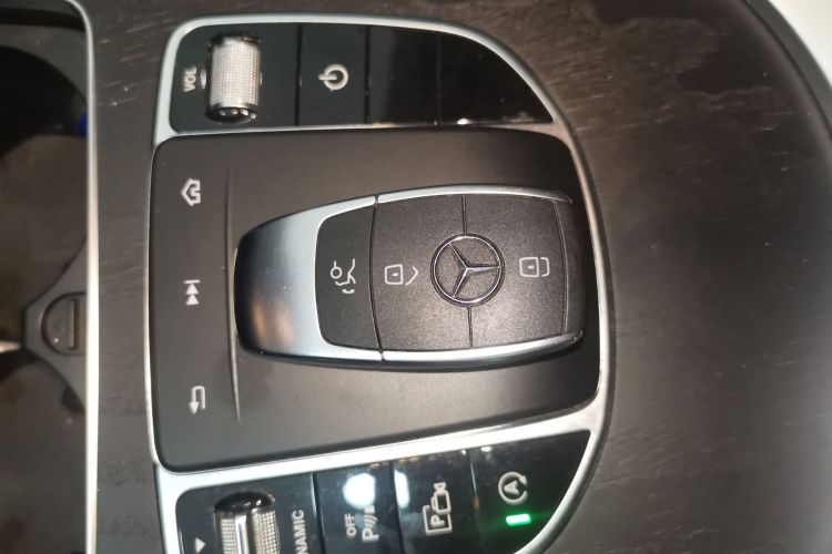 奔驰C级 2020款 改款 C 200 L 时尚型运动版中控内饰11