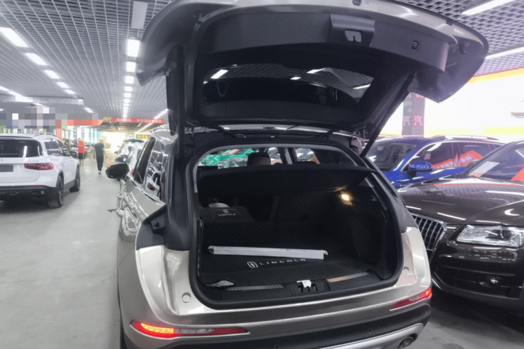 林肯 冒险家 2022款 改款 2.0T 两驱尊雅版局部细节23