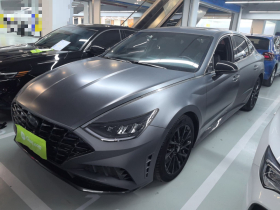 现代 索纳塔 2022款 270TGDi DCT 20周年纪念款