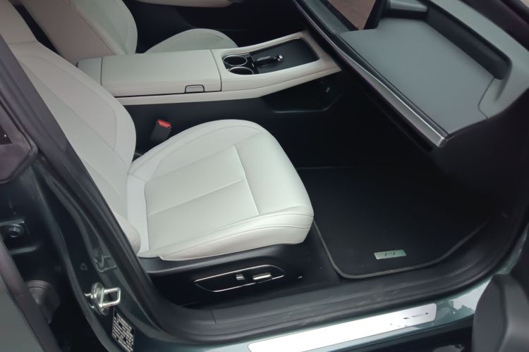 小鹏P7 2023款 P7i 702 Pro局部细节41