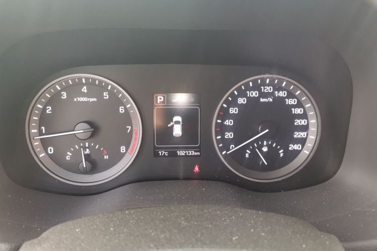 现代 途胜 2018款 1.6T 双离合两驱15周年特别版局部细节14