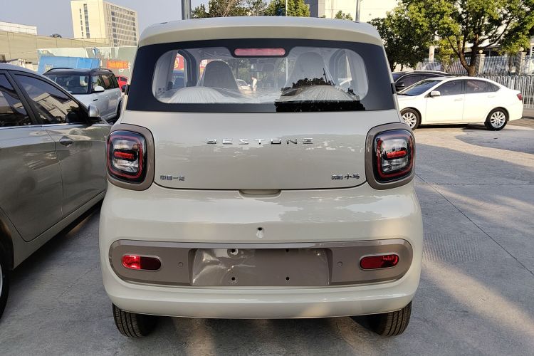 奔腾小马 2026款 222km 闪耀马车身外观6004