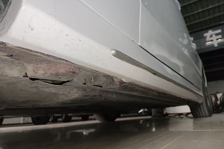 奔驰C级 2020款 C 200 L 时尚型运动版局部细节9002