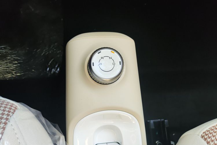 五菱汽车 宏光MINIEV 2024款 第三代 215km 青春版中控内饰18