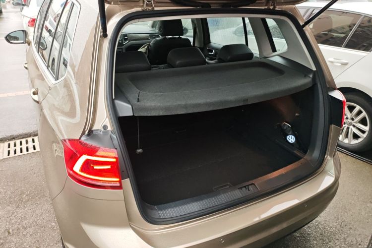 大众 高尔夫·嘉旅 2016款 230TSI 自动豪华型局部细节23