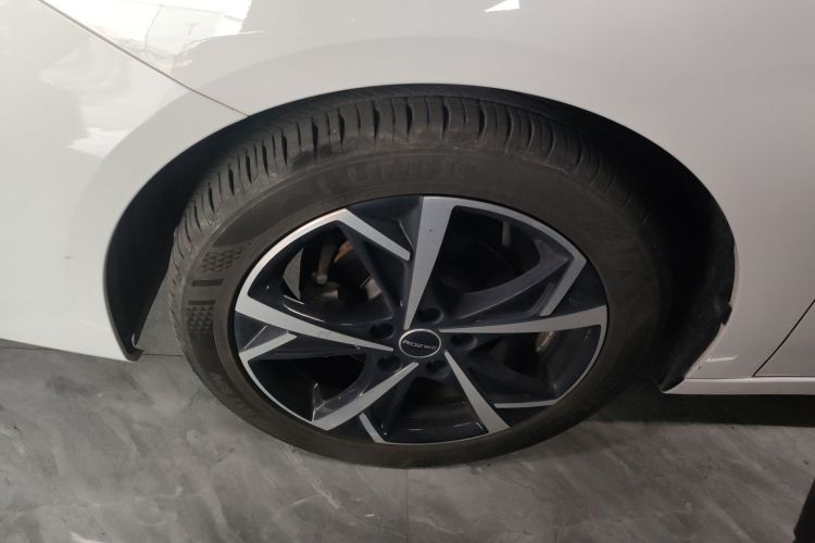 荣威i5 2023款 1.5L CVT尊荣版车身外观6002