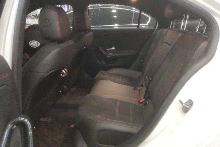 奔驰A级 2024款 改款 A 200 L 时尚型中控内饰21