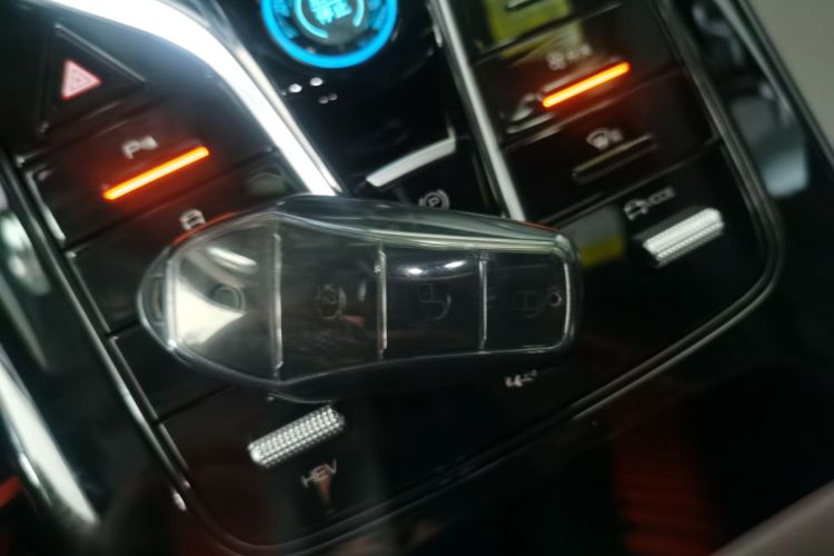 比亚迪 秦PLUS 2024款 荣耀版 DM-i 55KM领先型中控内饰11