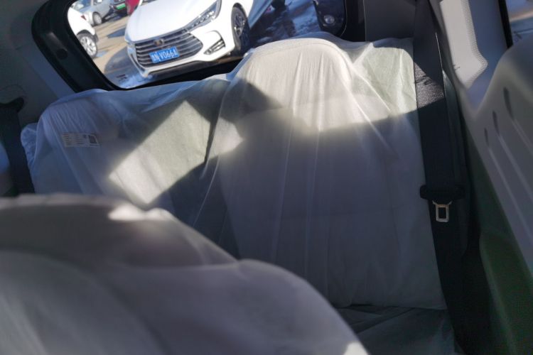 吉利银河 2025款 210km 熊猫骑士中控内饰7004