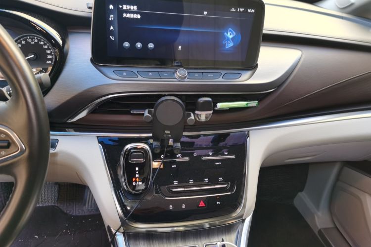 别克GL8 2021款 陆上公务舱 652T 豪华型中控内饰16