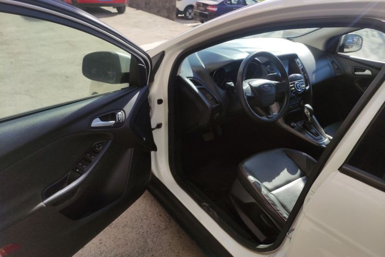 福特 福克斯 2017款 两厢 1.6L 自动舒适型智行版中控内饰20