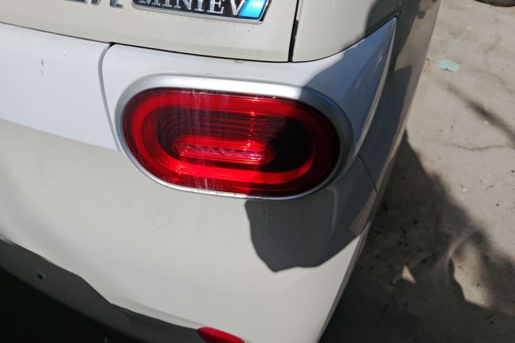 五菱汽车 宏光MINIEV 2024款 第三代 215km 青春版车身外观9