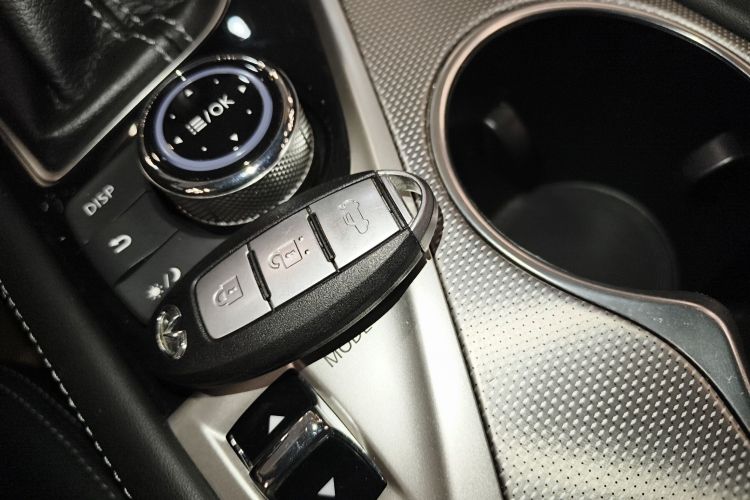 英菲尼迪Q50 2014款 3.7L 舒适版中控内饰11