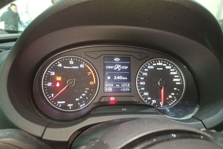 奥迪A3 2018款 30周年年型 Limousine 35 TFSI 进取型局部细节14