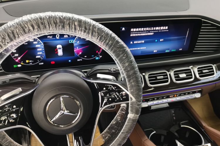 奔驰GLE 2024款 改款 GLE 350 4MATIC 时尚型中控内饰18