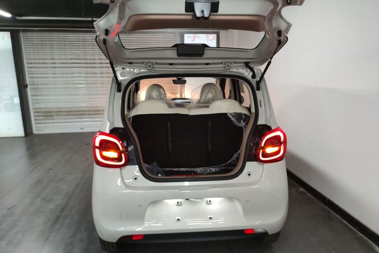 五菱汽车 宏光MINIEV 2025款 四门版 进阶款机舱底盘23