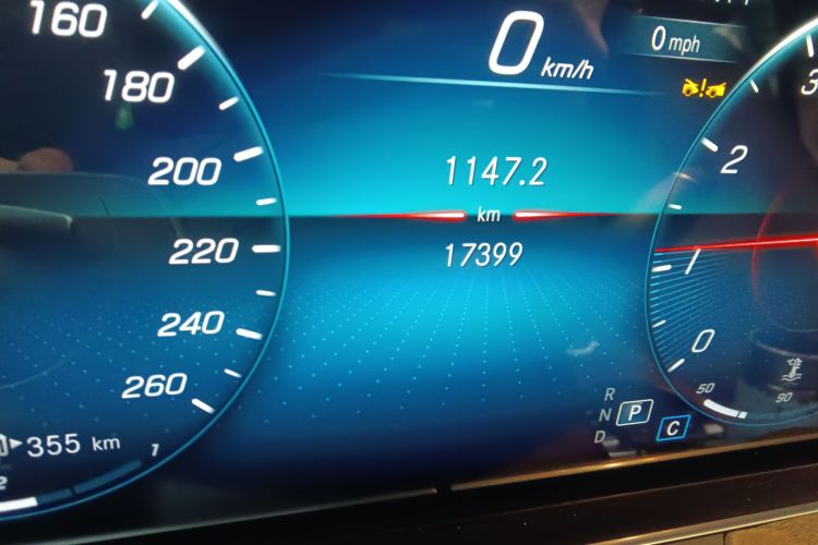 奔驰E级 2023款 E 300 L 时尚型中控内饰15