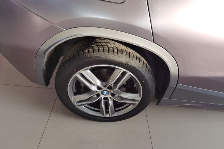 宝马X2 2020款 sDrive25i 领先型M越野套装车身外观6008