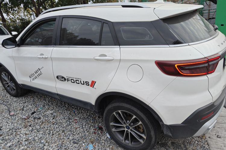 福特 2020款 领界S EcoBoost 145 CVT铂领型车身外观4