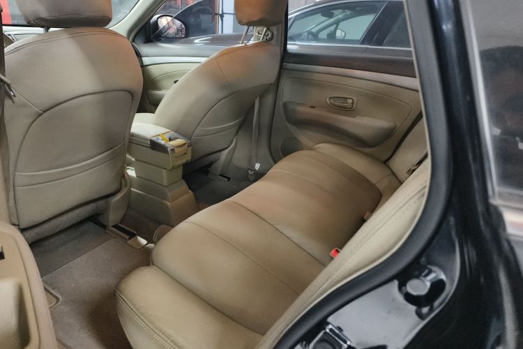 日产 轩逸 2012款 经典 1.6XE 手动舒适版中控内饰21