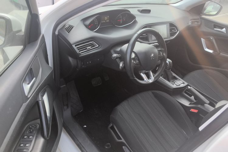 标致308S 2015款 1.2T 自动劲驰版中控内饰7003