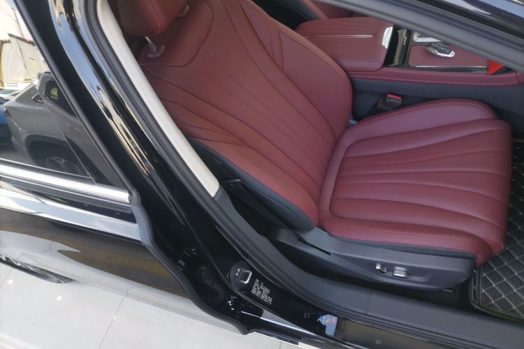 红旗H5 2025款 1.5T DCT旗韵版局部细节41