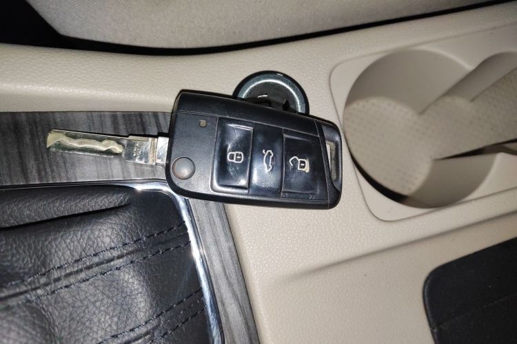 斯柯达 明锐 2016款 1.6L 自动智行版中控内饰11