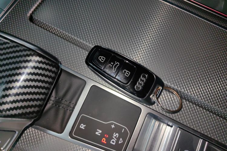 奥迪A6L 2023款 45 TFSI 臻选动感型中控内饰11