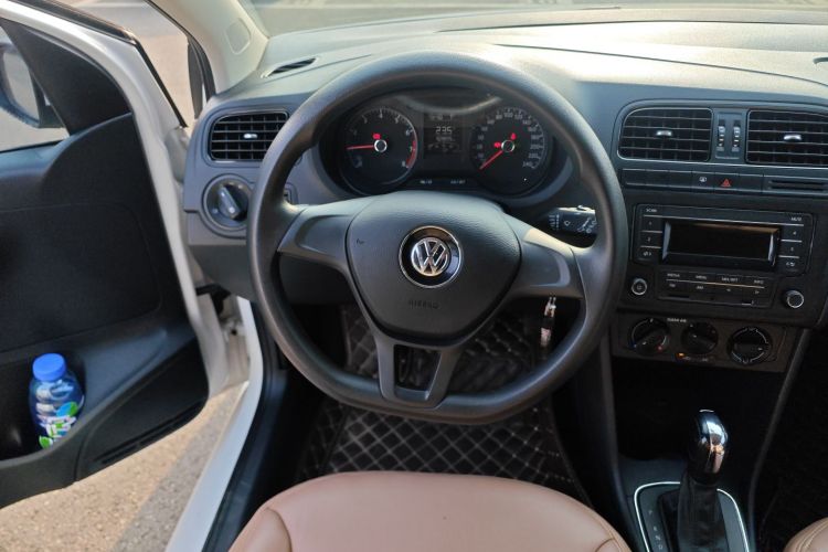 大众 Polo 2016款 1.4L 自动风尚型中控内饰13