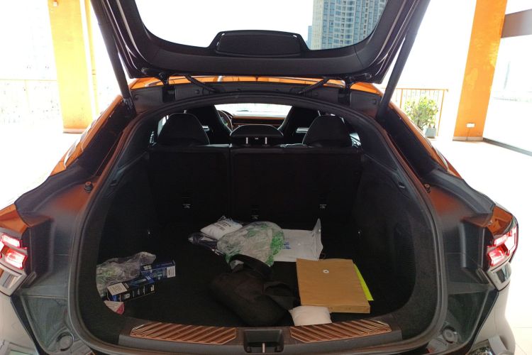 领克05 2020款 2.0TD 四驱劲Halo机舱底盘23