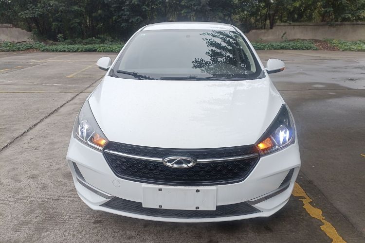 奇瑞 艾瑞泽5 2019款 改款PRO 1.5L 手动青春版 国VI车身外观2