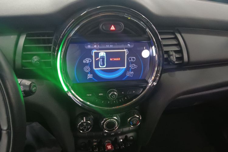 MINI 2016款 1.2T ONE 先锋派局部细节16