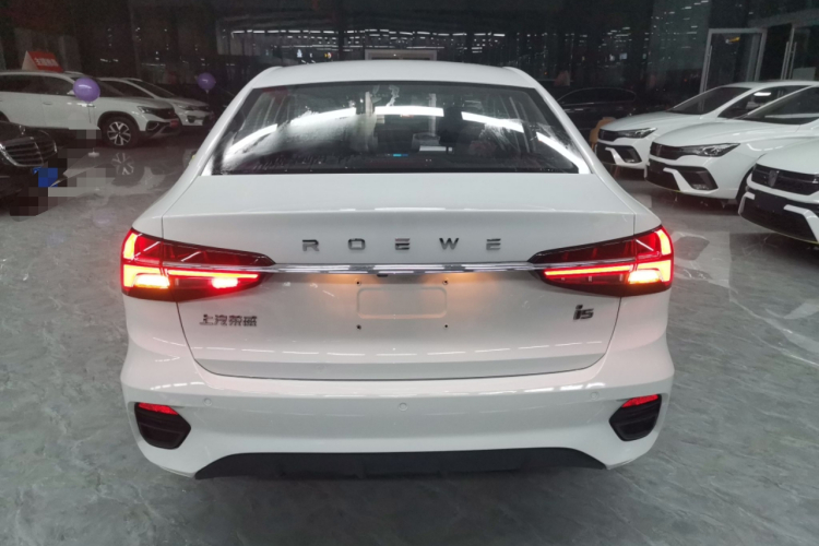 荣威i5 2021款 1.5L CVT铂金版车身外观6