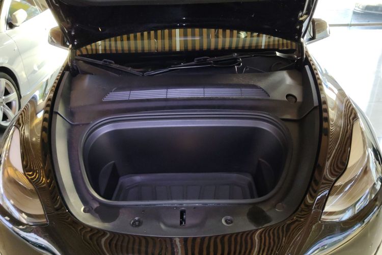 特斯拉 Model Y 2021款 标准续航后驱版局部细节24