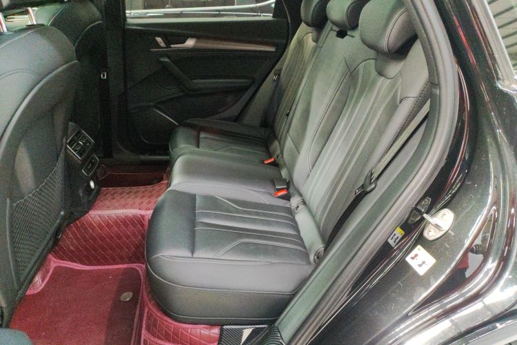 奥迪Q5L 2023款 40T 豪华动感型中控内饰7004