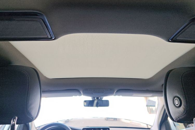 奔驰C级 2021款 C 260 L 运动版中控内饰22