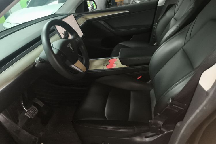 特斯拉 Model Y 2022款 后轮驱动版中控内饰19