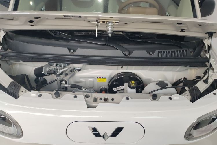 五菱汽车 宏光MINIEV 2024款 第三代 215km 进阶版机舱底盘24